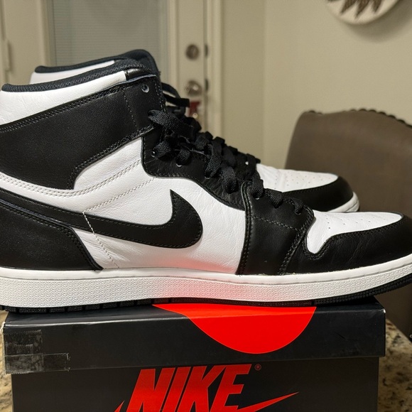 Jordan Retro 1 OG High Black & White 2014 - Picture 6 of 10